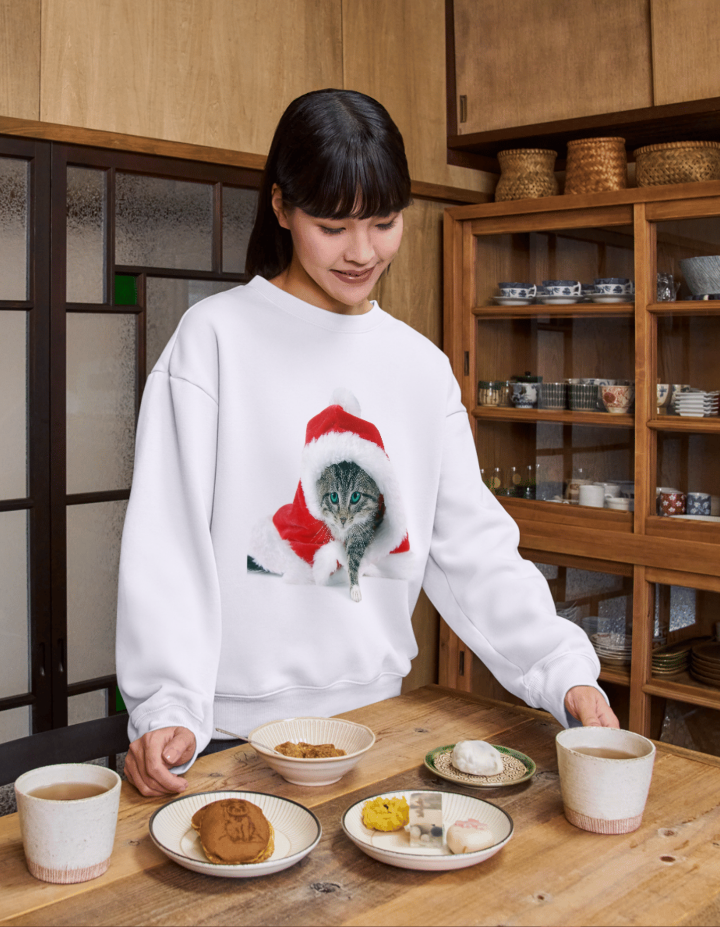 Sweatshirt Woman's without hoodie.
